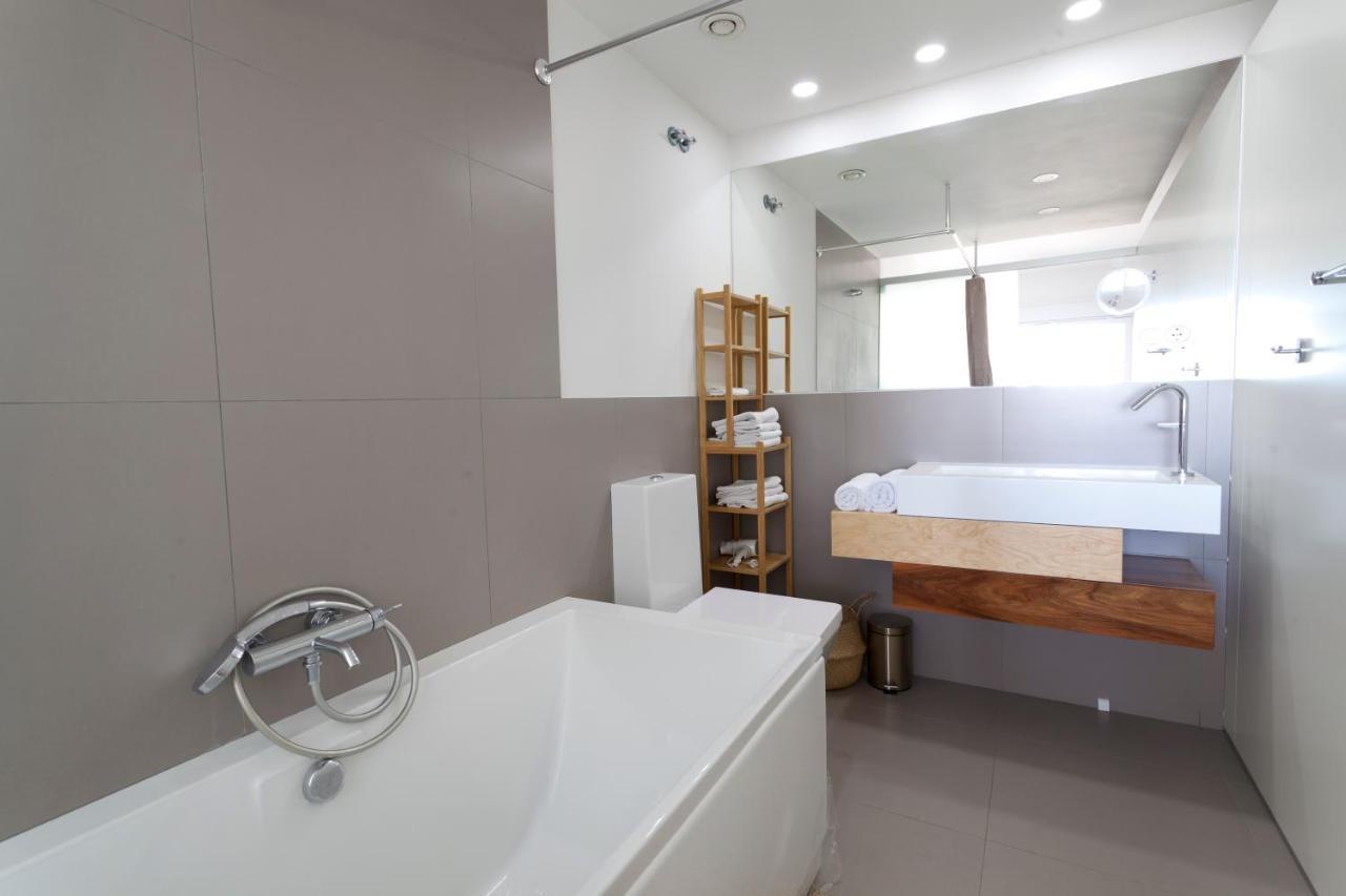 El Higueron. South Beach 4. 3 Bedrooms, Sea Views, Terrace And Pool Apartment Benalmádena