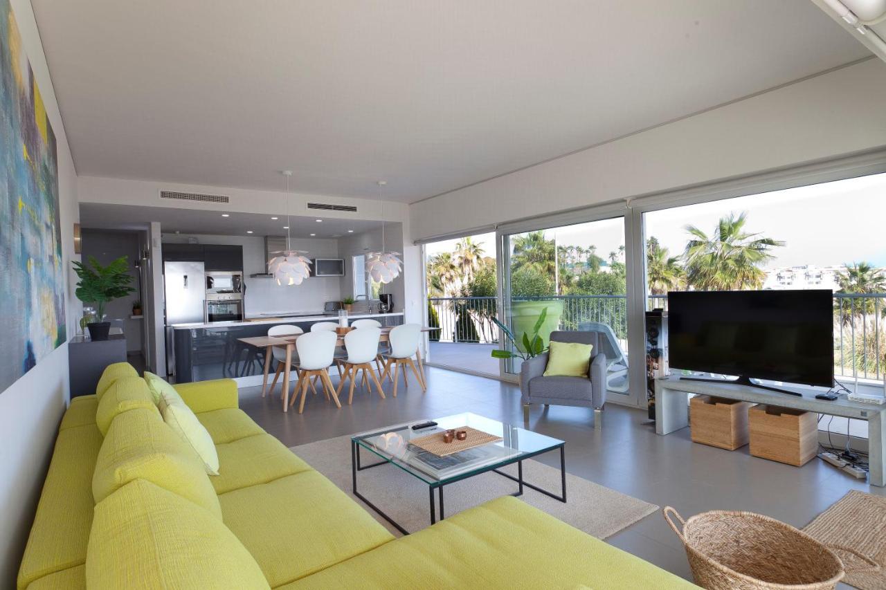 Apartment El Higueron. South Beach 4. 3 Bedrooms, Sea Views, Terrace And Pool Benalmádena